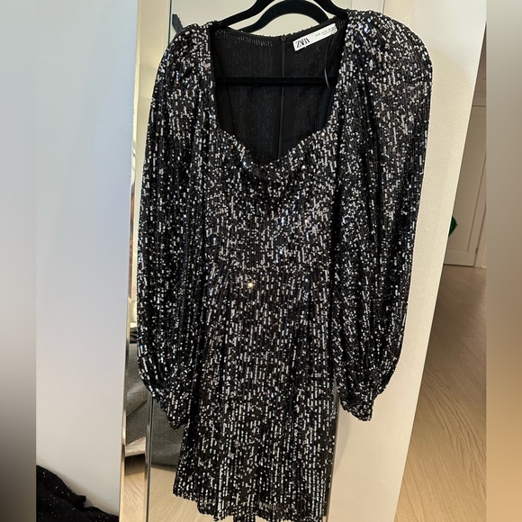 Zara Dress - Picture 2 of 2